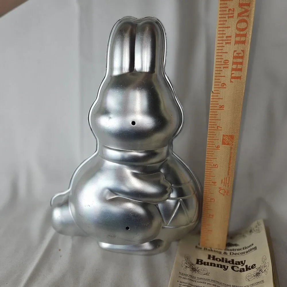 Easter Bunny Rabbit Baking Cake Pan 3D Mold Wilton 1984 #502-3452 Spring...